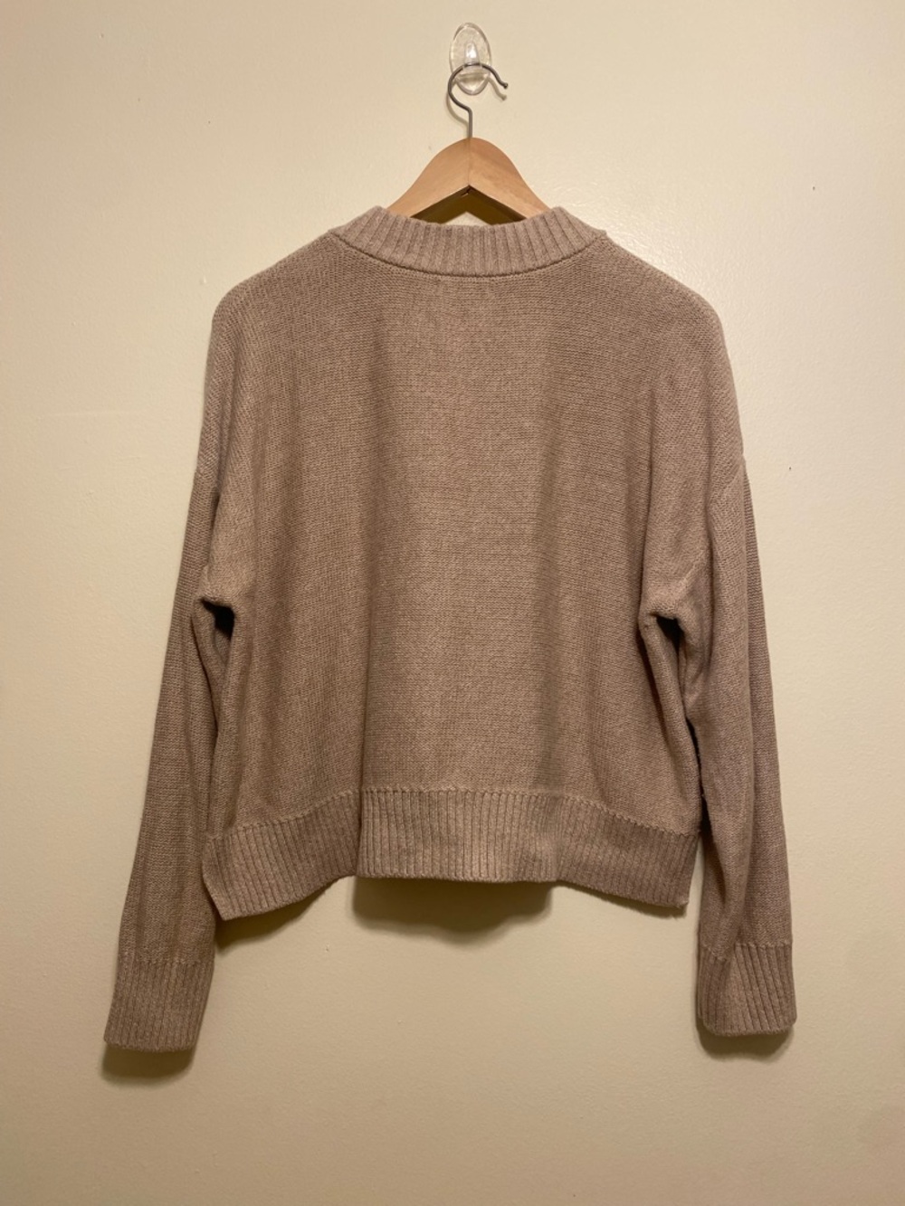 Quince Taupe Button-Front Crew Orhanic cotton Cropped Cardigan. Size M - Picture 3 of 11